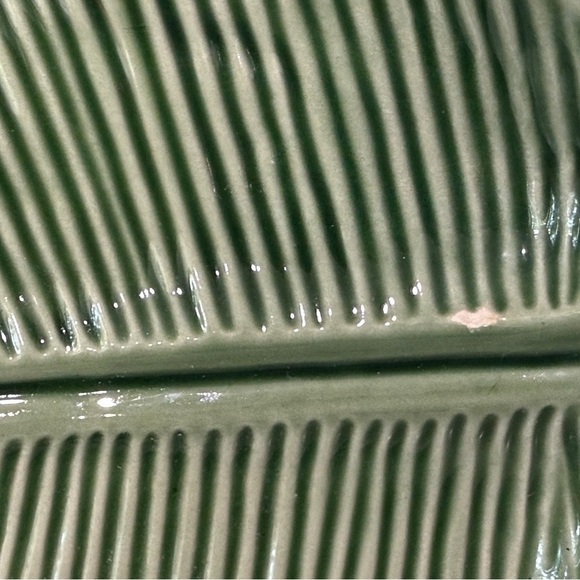 Bordallo Pinheiro Banana Leaf Serving Platter Glazed Ceramic Portugal 15 X 8 in - Picture 2 of 7